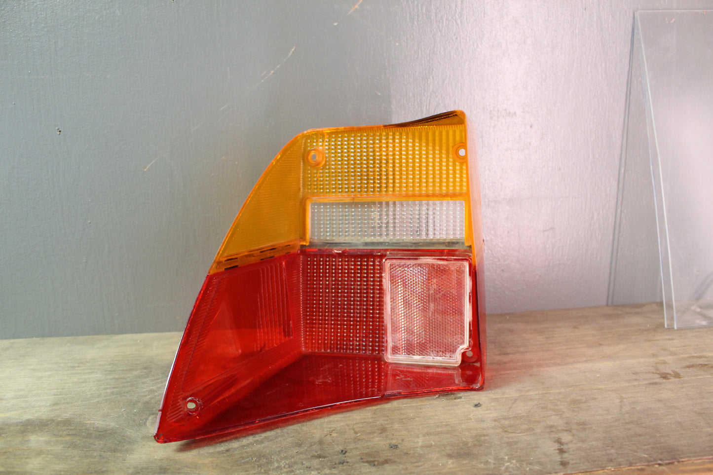Saab 900 1981-1994 tail light (Right, shell only)