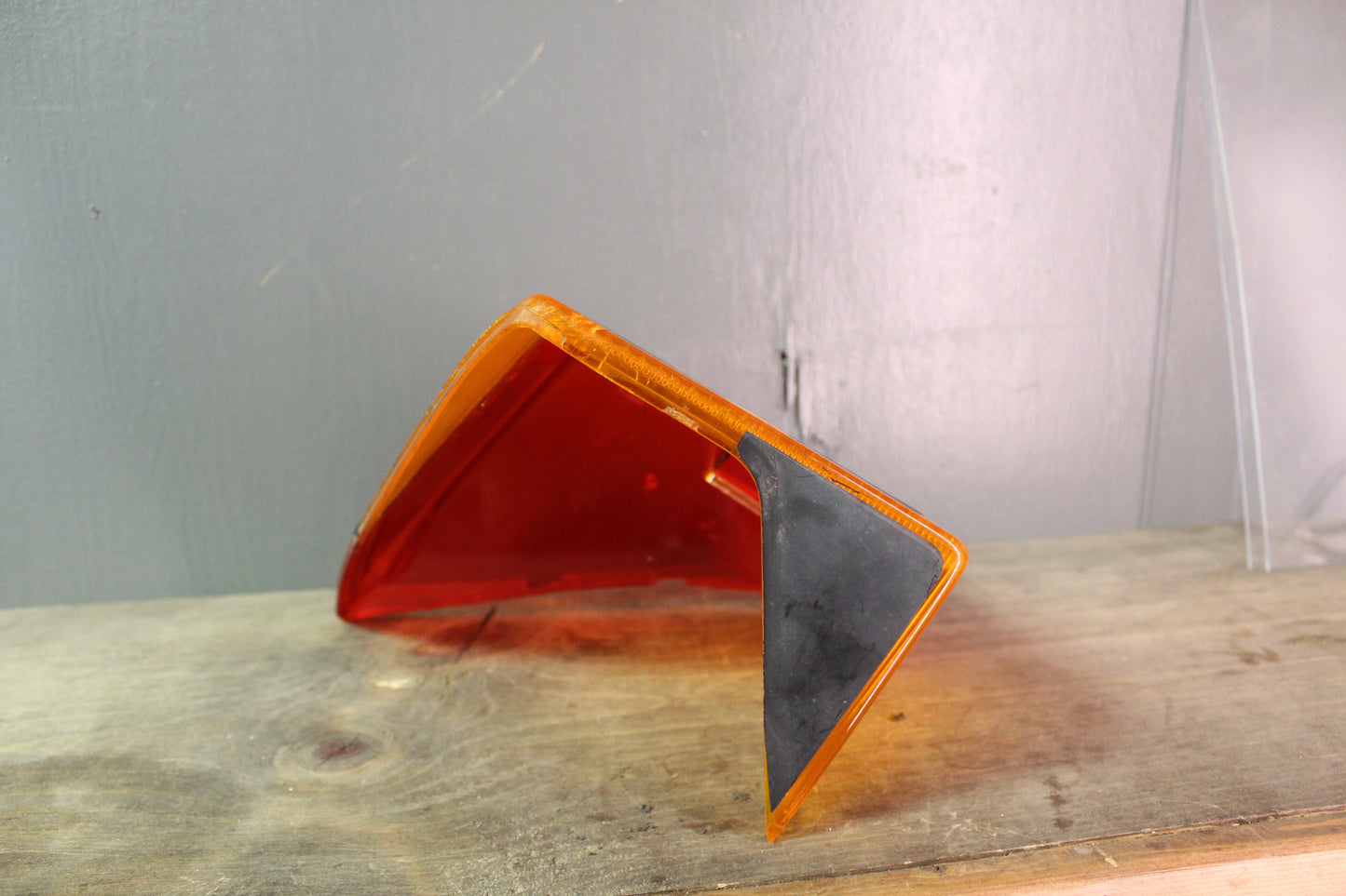 Saab 900 1981-1994 tail light (Right, shell only)